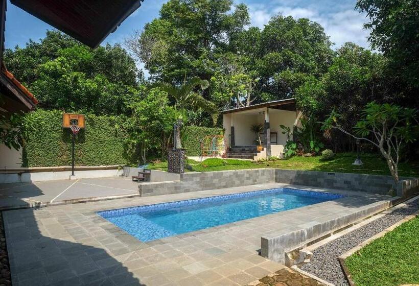 Hotel Sareh Villa By The Lavana