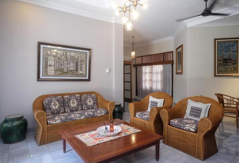 Hotel Sareh Villa By The Lavana