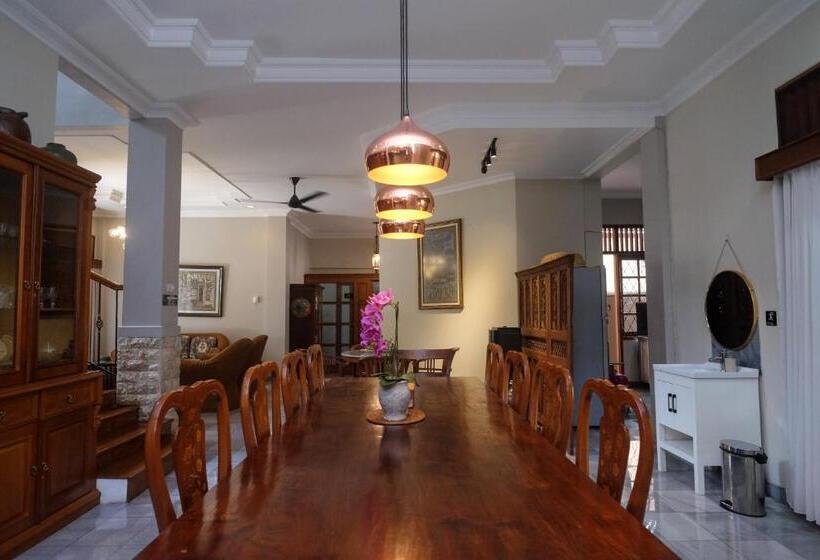 Hotel Sareh Villa By The Lavana