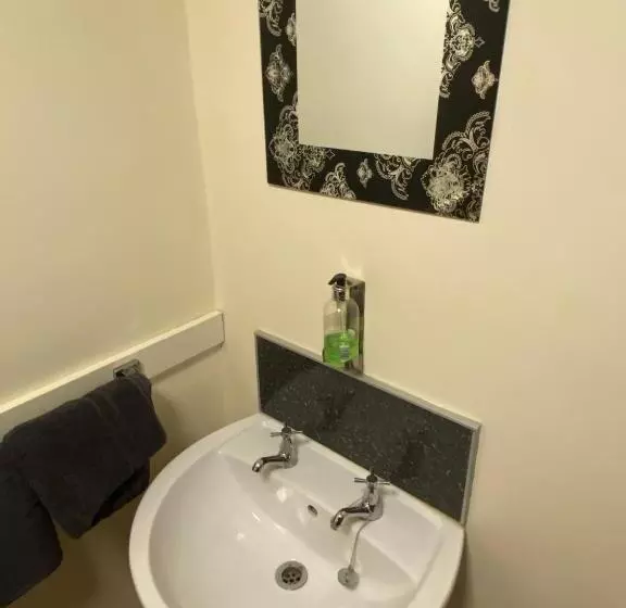 هتل The Crown Inn Longtown