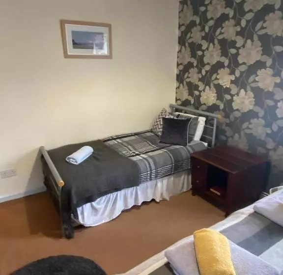 هتل The Crown Inn Longtown