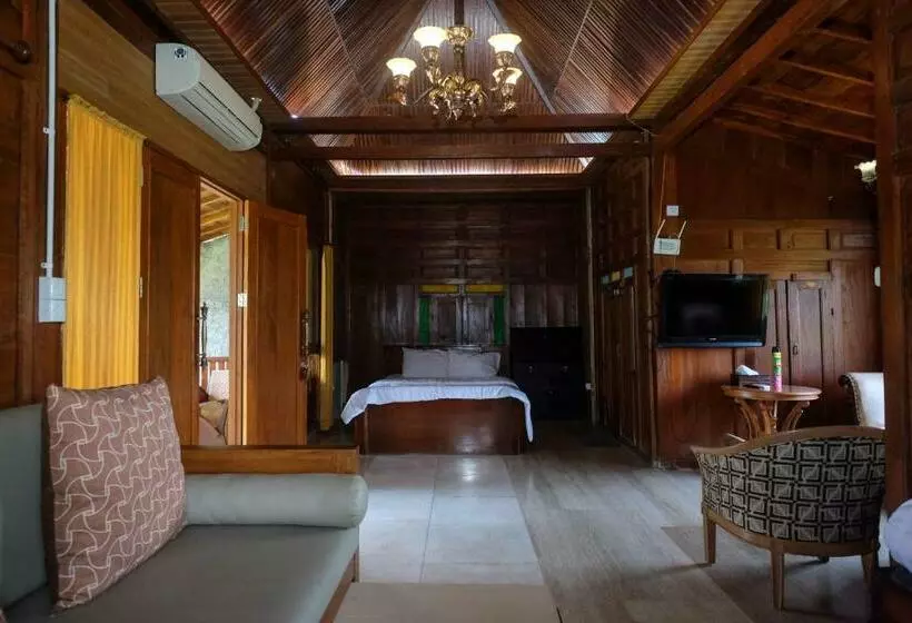 Hotelli The Lavana Pondok Anugerah