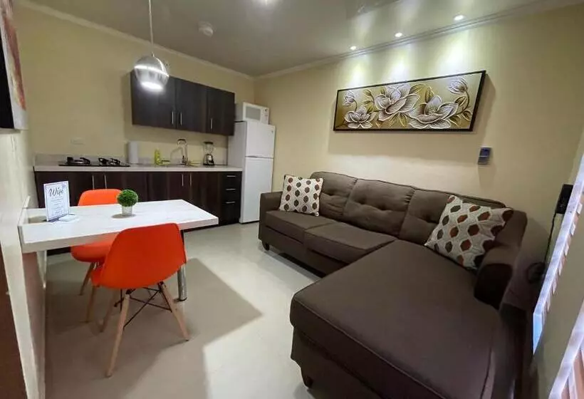 پانسیون Arupar Apartment