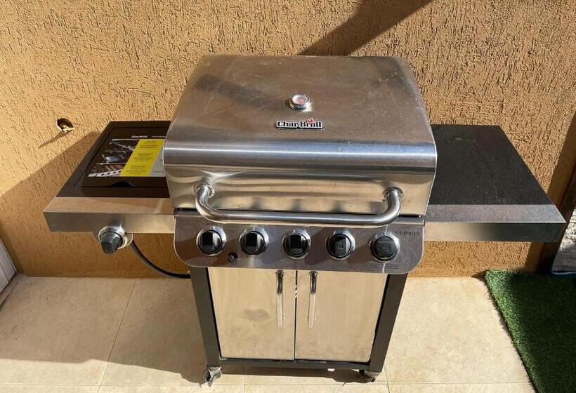 پانسیون Arupar Apartment