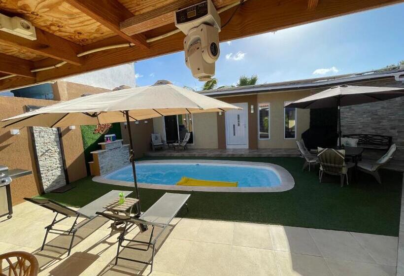 پانسیون Arupar Apartment