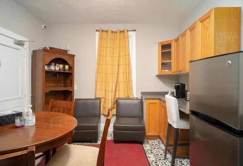 پانسیون Room #3 Ottawa Downtown