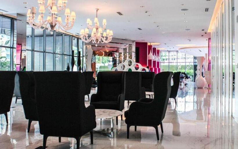 Azure Urban Resort Paris Beach Staycation