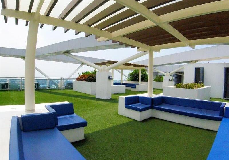 Azure Urban Resort Paris Beach Staycation