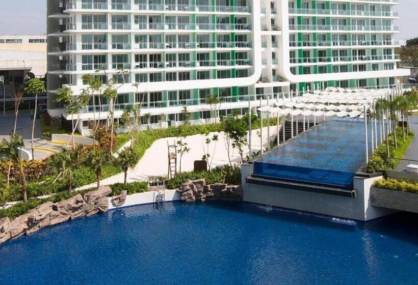 Azure Urban Resort Paris Beach Staycation