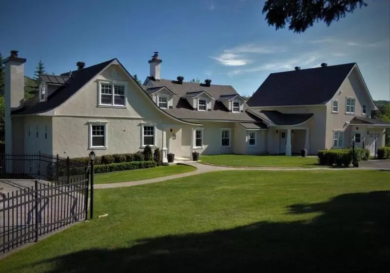 Auberge Sous L Edredon B&b