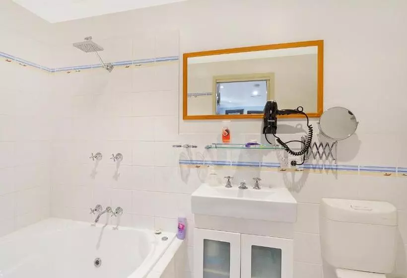 Bed and Breakfast Anchors Aweigh   Adult & Guests Only