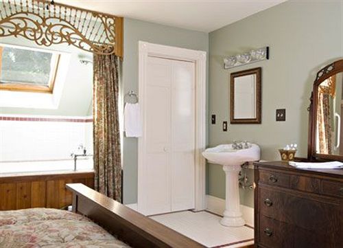 住宿加早餐  The Bernerhof Inn