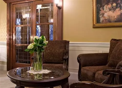 تختخواب و صبحانه The Bernerhof Inn