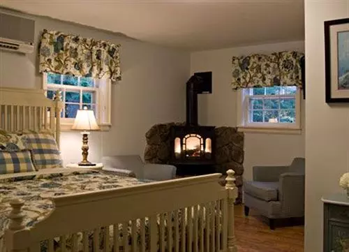 تختخواب و صبحانه The Bernerhof Inn