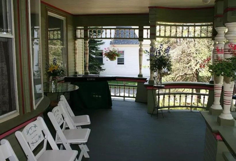 ベッドアンドブレックファースト Estabrook House