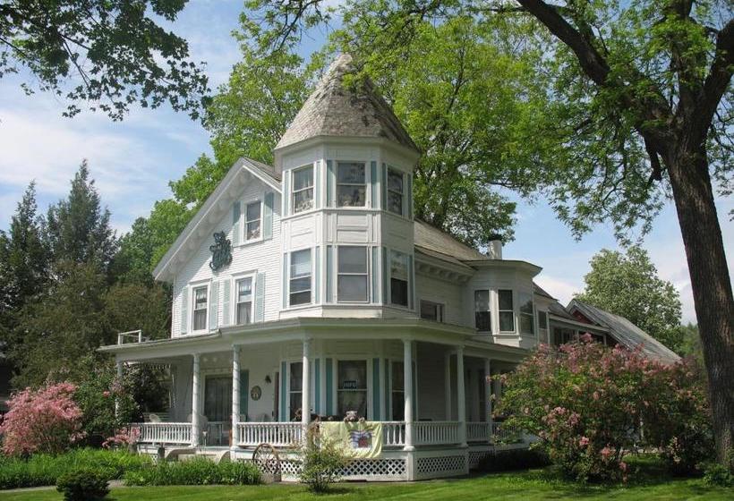 ベッドアンドブレックファースト Hugging Bear Inn