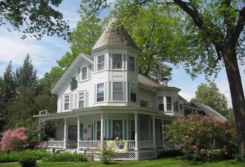 민박 Hugging Bear Inn