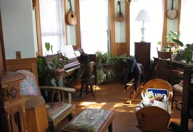 민박 Hugging Bear Inn