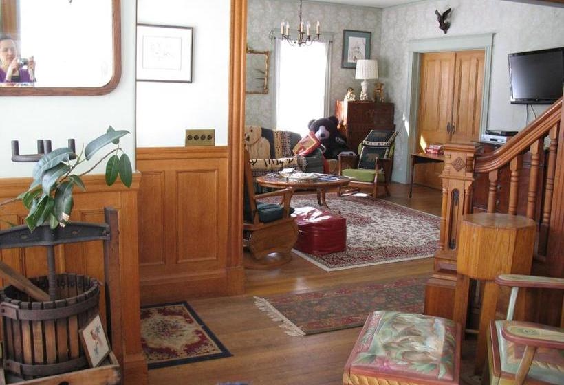 ベッドアンドブレックファースト Hugging Bear Inn