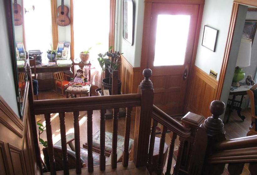 ベッドアンドブレックファースト Hugging Bear Inn