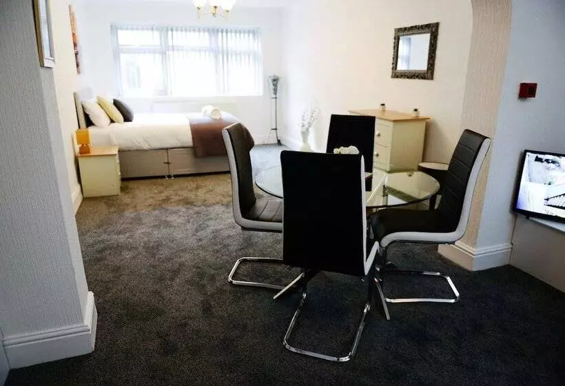 Bridle Lodge Apartments