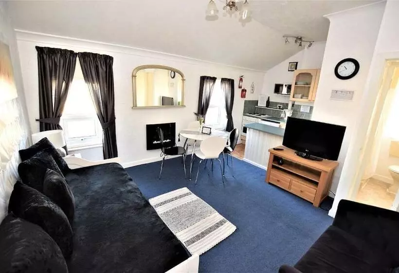 Bridle Lodge Apartments