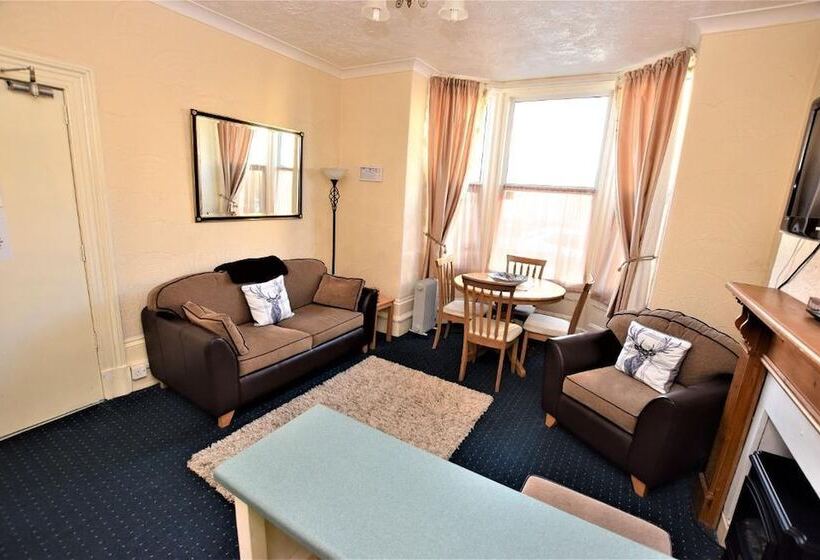 Bridle Lodge Apartments