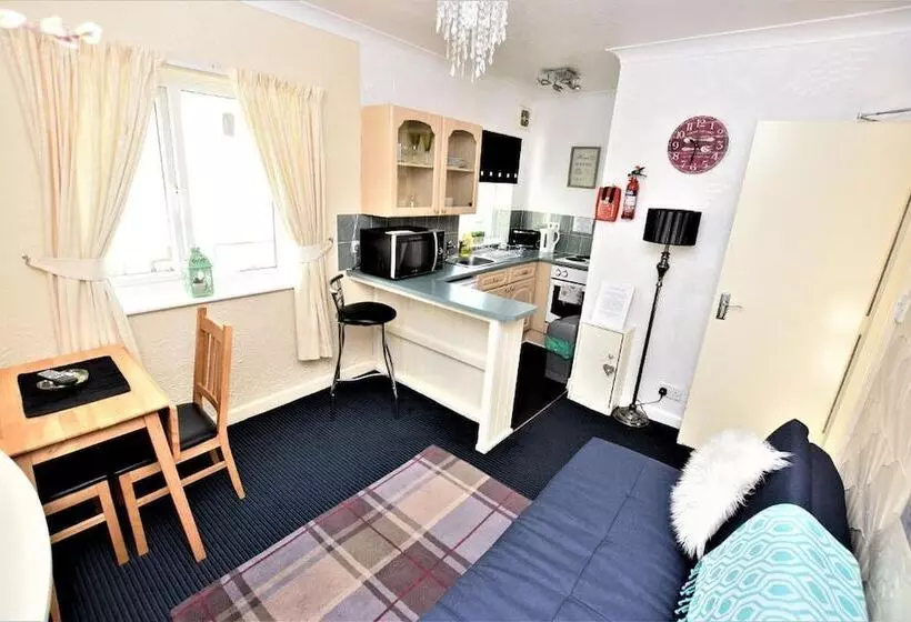 Bridle Lodge Apartments