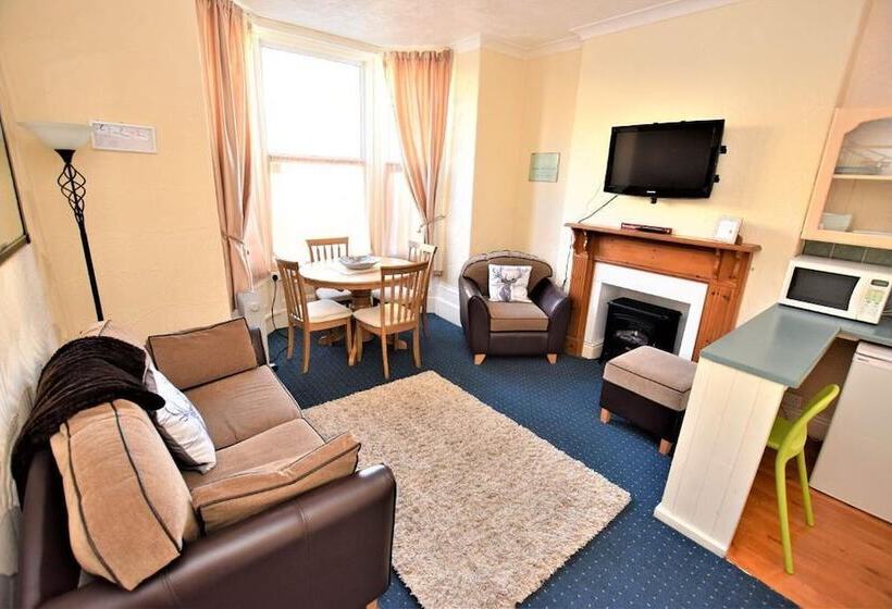 Bridle Lodge Apartments