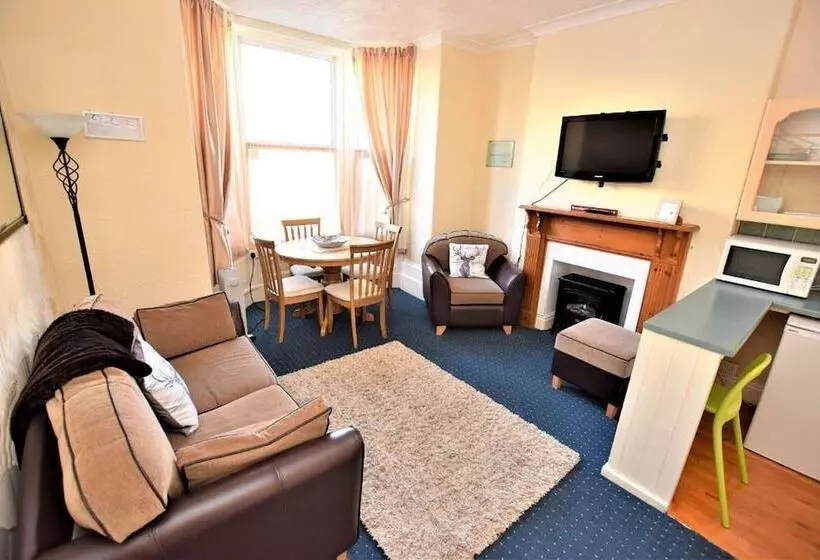 Bridle Lodge Apartments