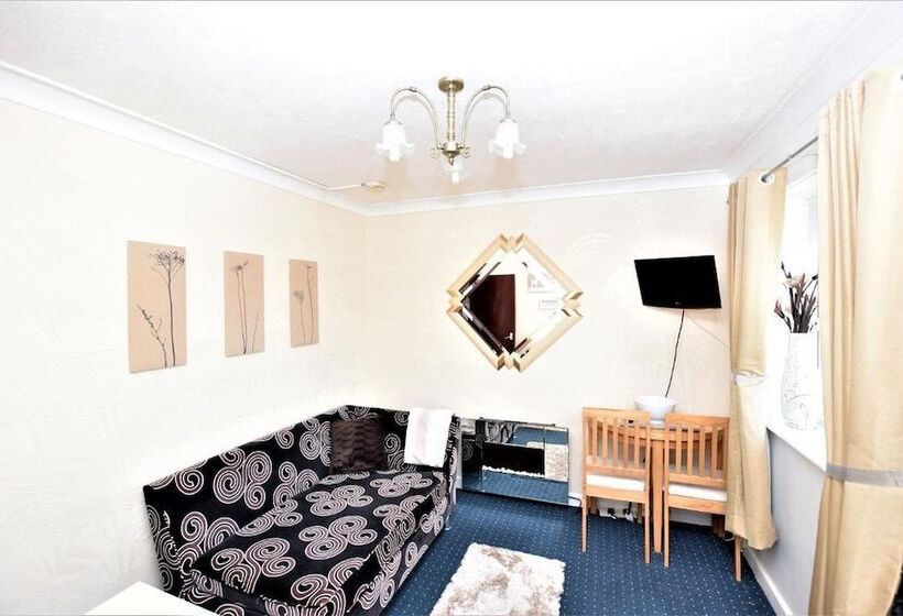 Bridle Lodge Apartments