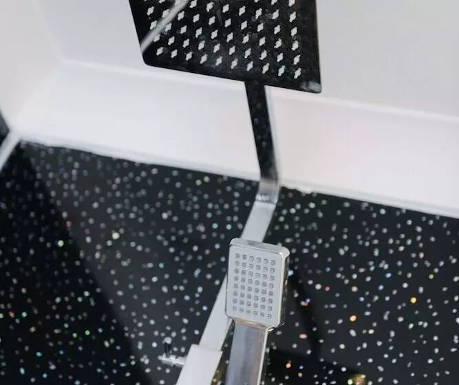 Bridle Lodge Apartments