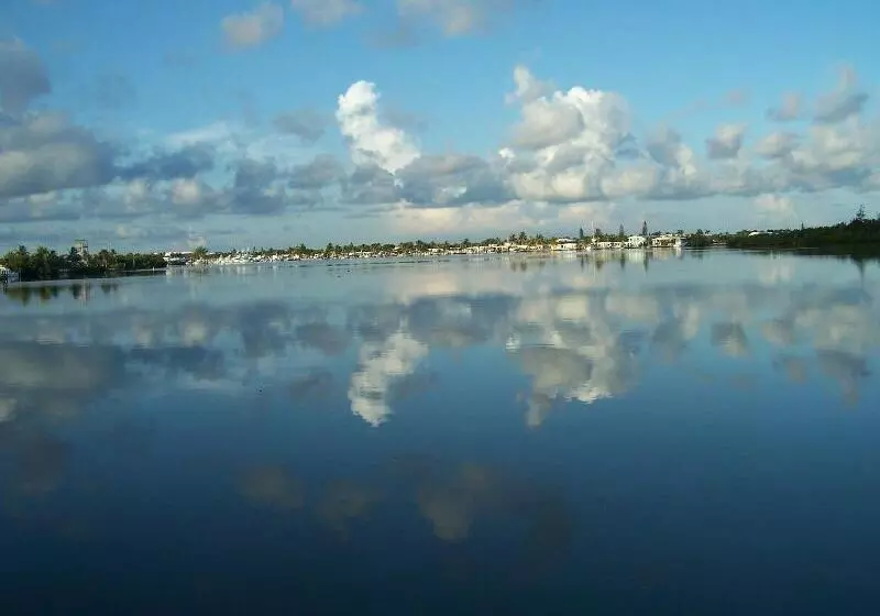 Floating Sea Cove Resort & Marina