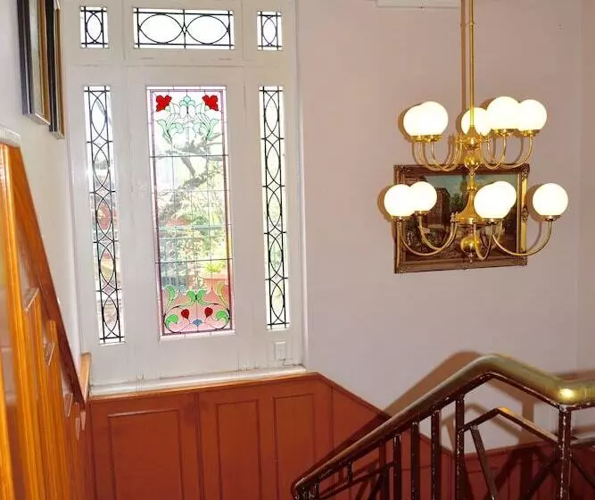 Georgian Court B&b Guest House