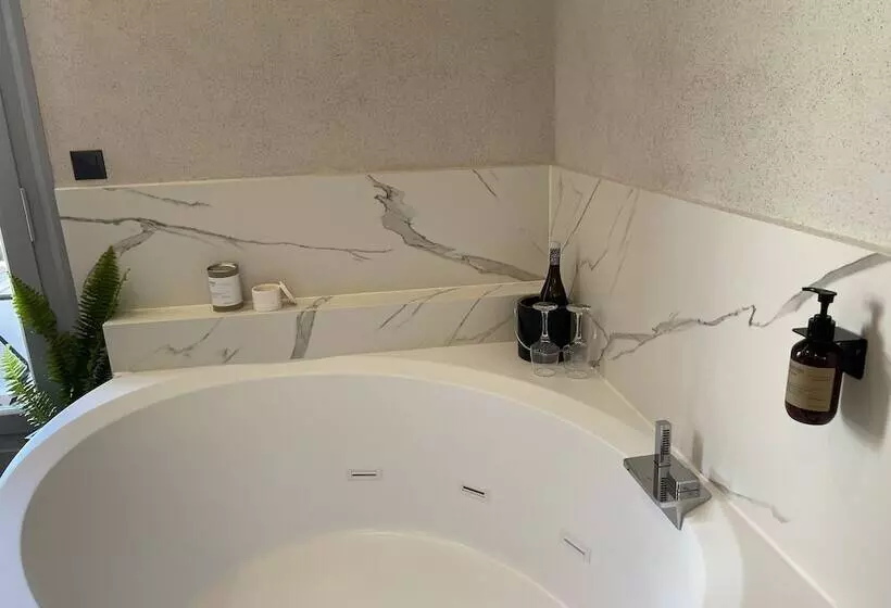 Отель Amphitrite