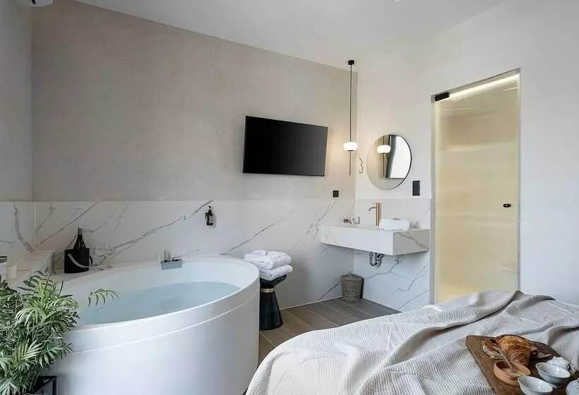 Отель Amphitrite