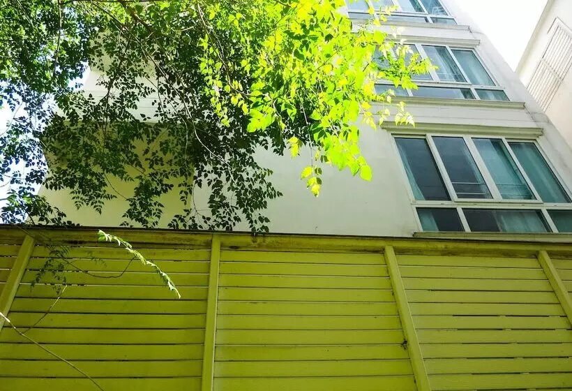 ホテル Baan Silom Soi 3