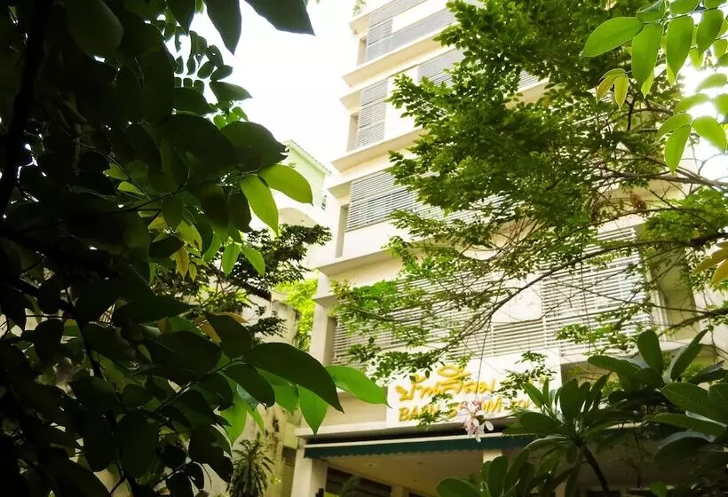 ホテル Baan Silom Soi 3