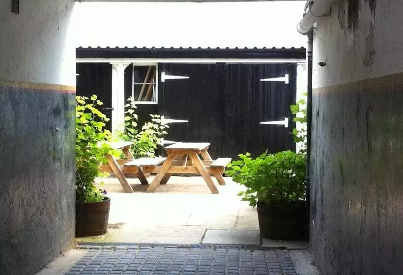 Hotelli Bankfoot Inn