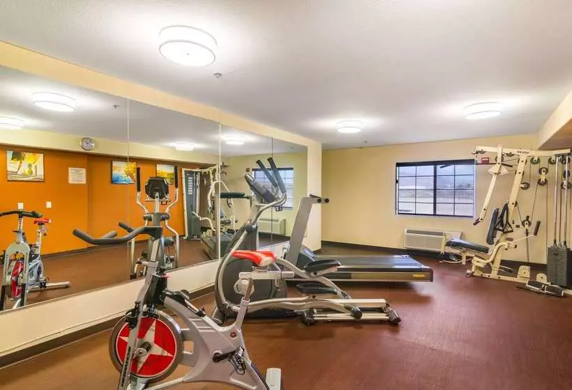 Отель Comfort Inn & Suites