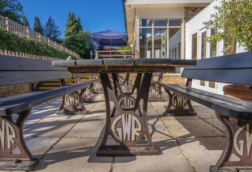 ホテル Harper S Steakhouse With Rooms, Haslemere