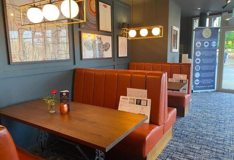 ホテル Harper S Steakhouse With Rooms, Haslemere