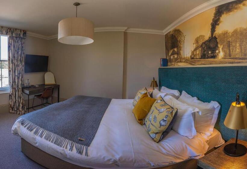 ホテル Harper S Steakhouse With Rooms, Haslemere