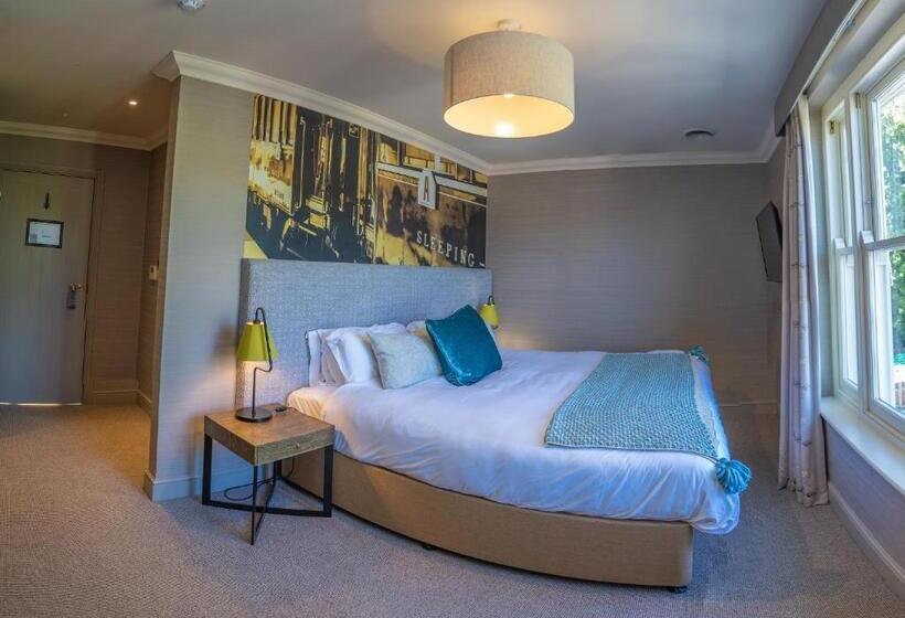 ホテル Harper S Steakhouse With Rooms, Haslemere