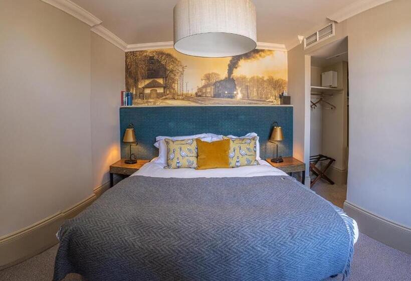 ホテル Harper S Steakhouse With Rooms, Haslemere