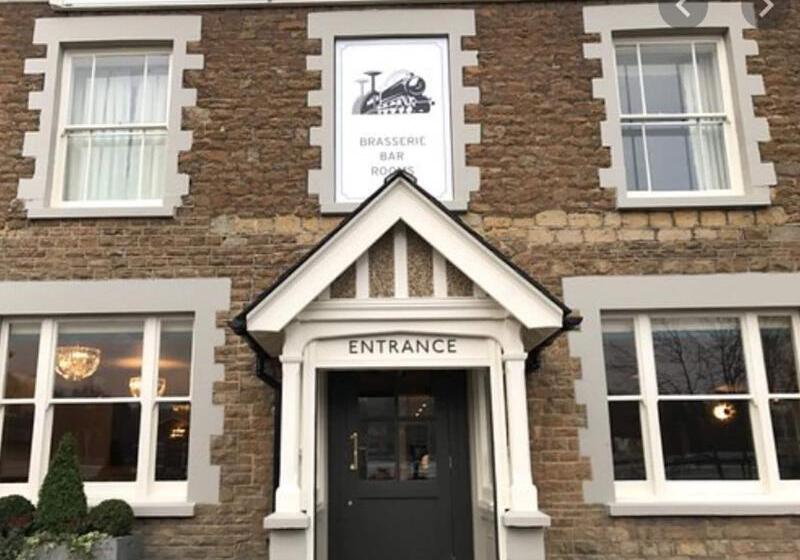 ホテル Harper S Steakhouse With Rooms, Haslemere