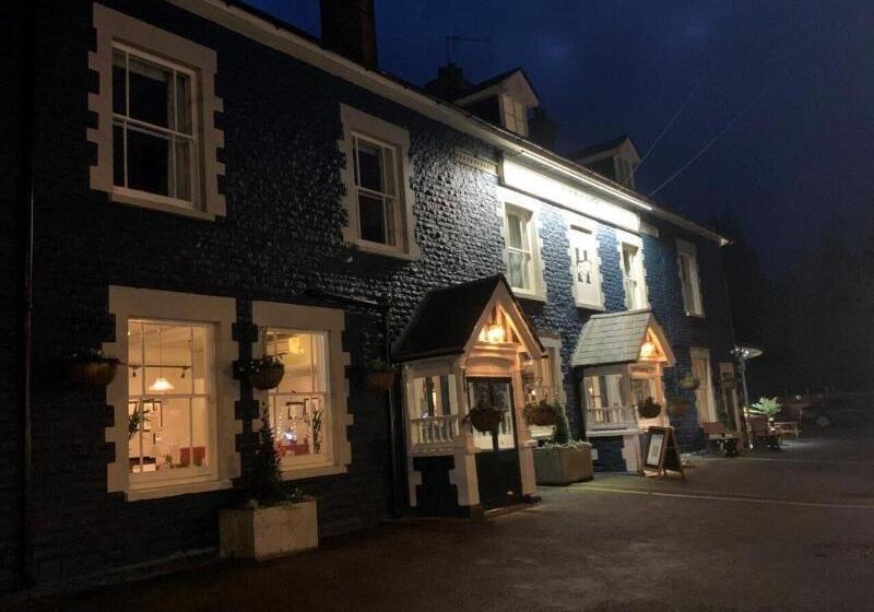 ホテル Harper S Steakhouse With Rooms, Haslemere