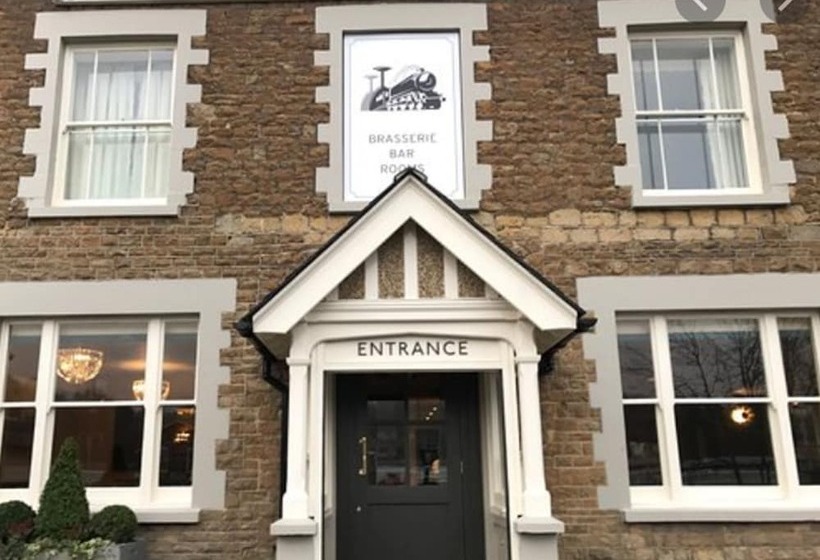 ホテル Harper S Steakhouse With Rooms, Haslemere