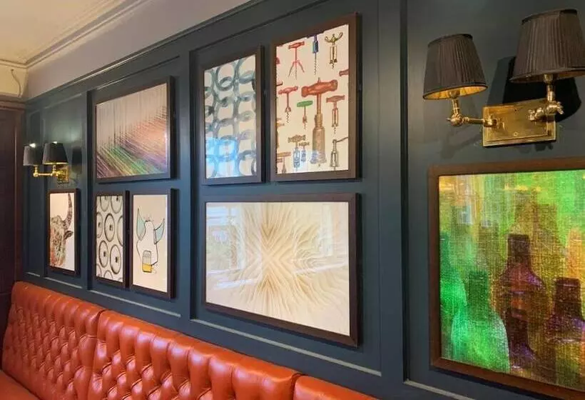 ホテル Harper S Steakhouse With Rooms, Haslemere