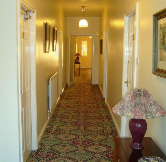 בית מלון כפרי Holly Trees